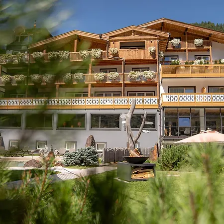 Croce Bianca Leisure & Spa Hotel-3